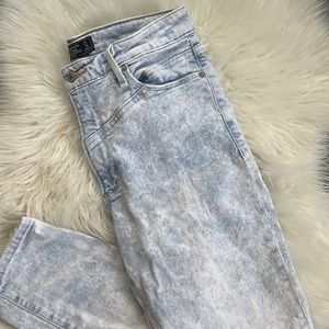 Abercrombie & Fitch Simone High Rise Ankle Jean